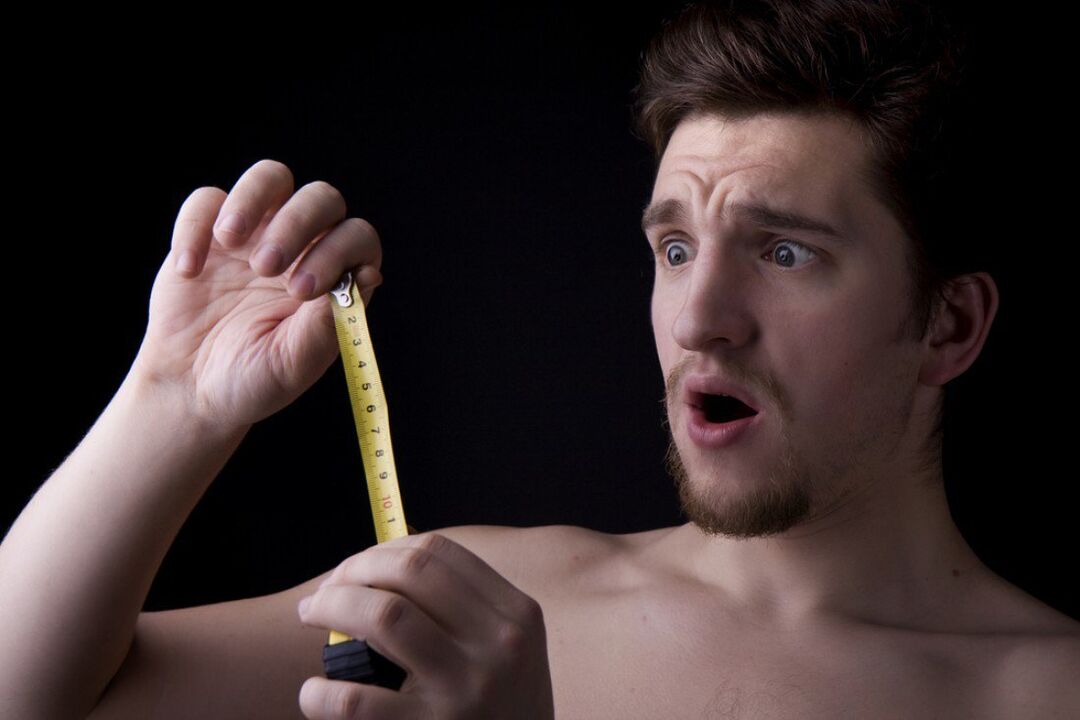 A man enlarged his penis with soda compresses